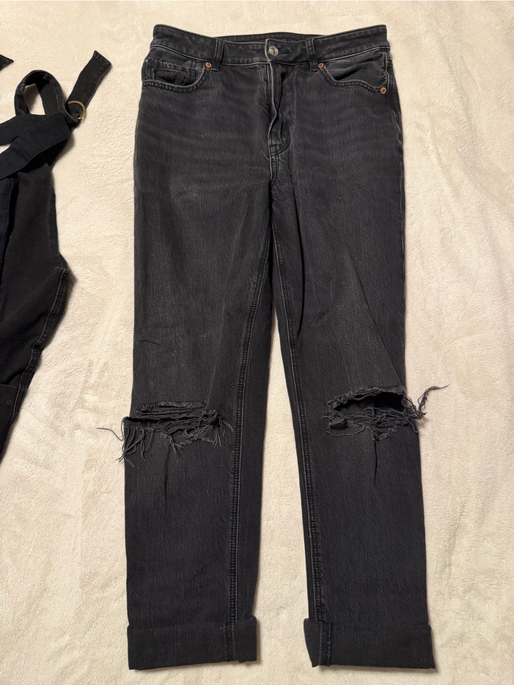 American Eagle Outfitters Black Distressed Knee-Rip Jeans